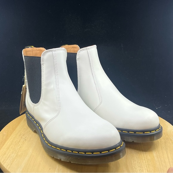 NEW Dr Martens 2976 Ys Unisex Leather Chelsea Boots In White Size Women 10/Men 9 - Picture 4 of 10